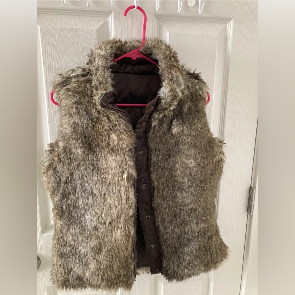 Gap Kids Reversible Faux Fur Vest Jacket (XL/XXL, 12-16)